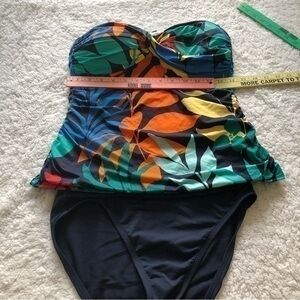 Tommy Bahama Tankini Set  Size MED/10